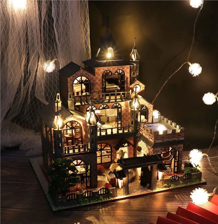 Castle Dollhouse Accessories